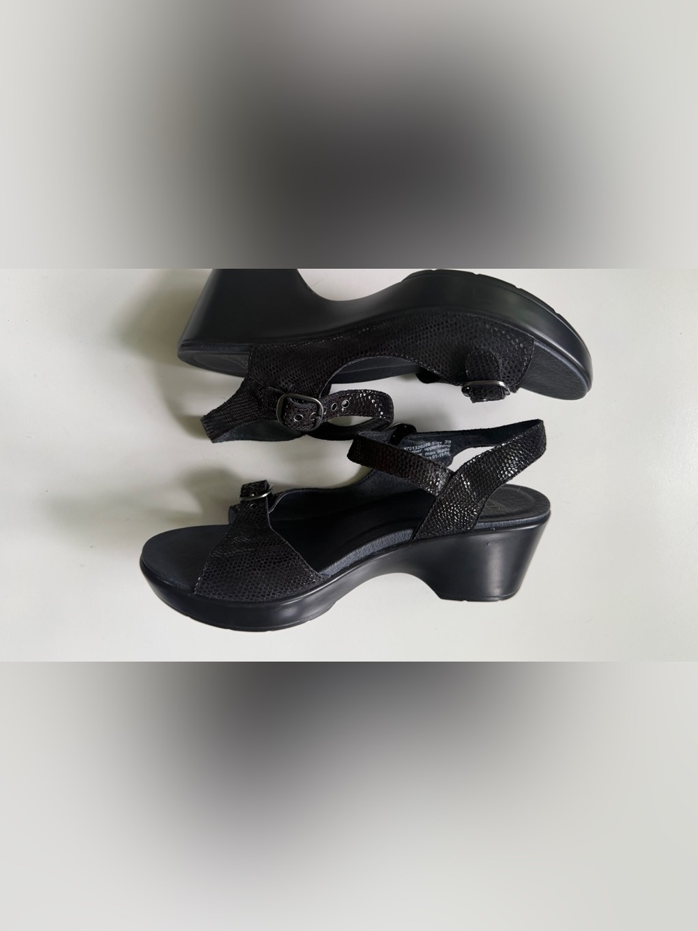 Dansko Womens Joanie Sandal Size 39 8.5 Black Leather Snake Wedge Platform Shoe